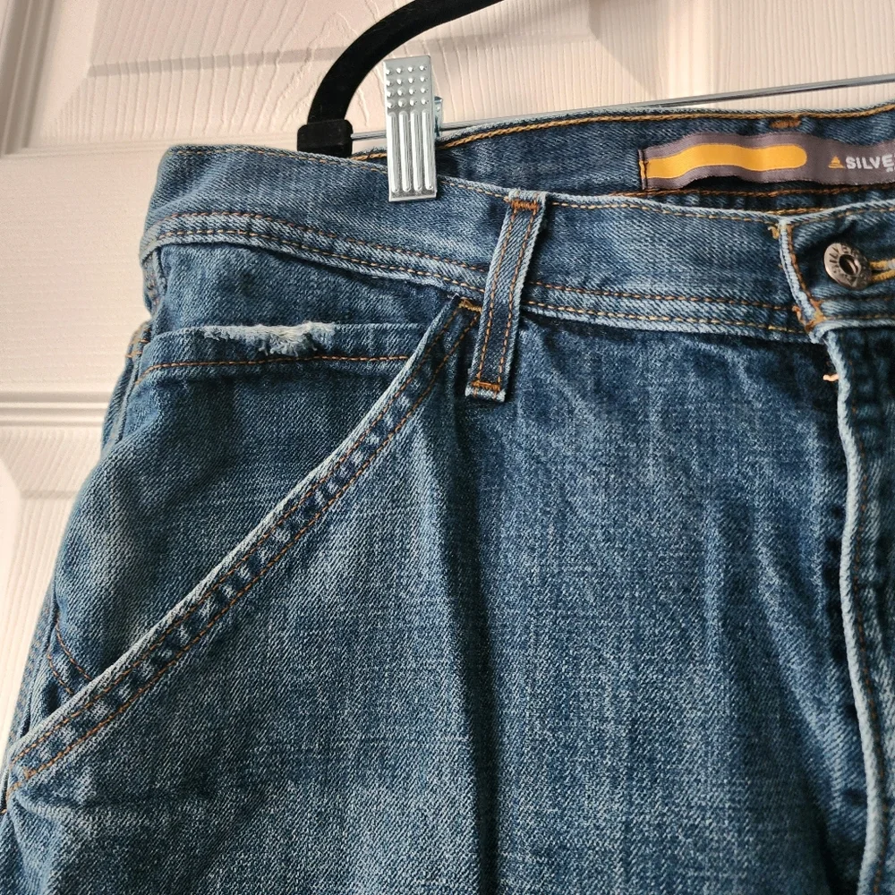 Levis relaxed fit
